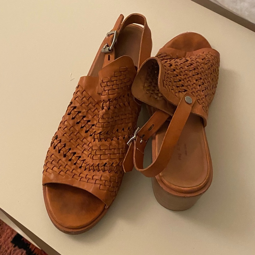 RAG & BONE tab perforated leather sling back sandals with short heel, size 39 - Picture 8 of 9